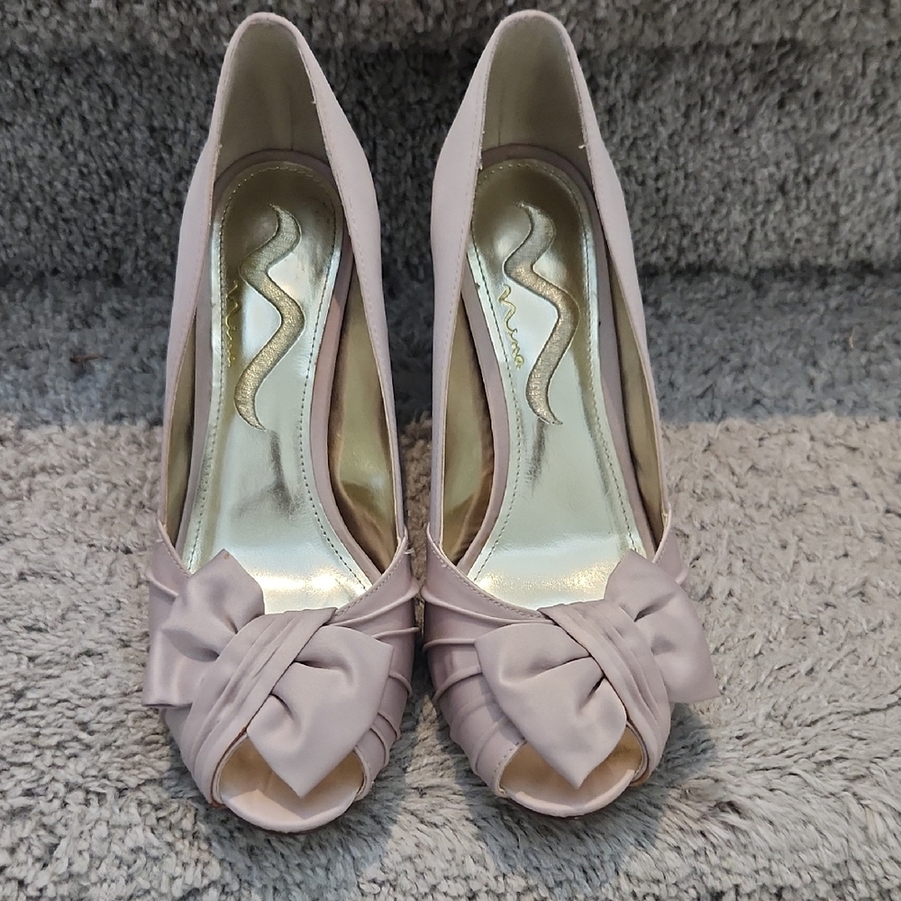 Nina Chic Blush Peep-Toe Heels with Bow Accent